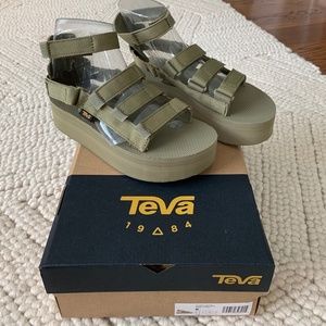 TEVA Mevia Flatform Sandal